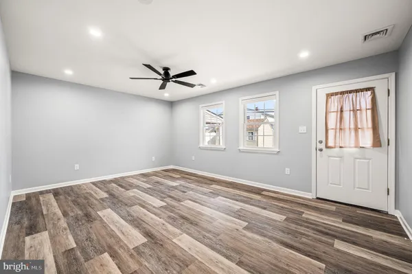 $2,800 | 34 Shepherd Lane, Levittown, PA 19055
