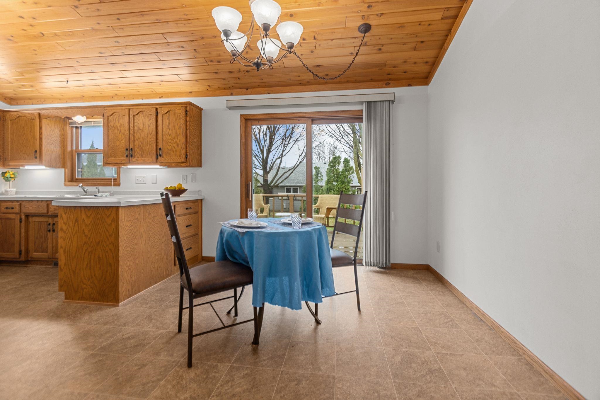 2921 West Creek Valley Lane Appleton, WI 54914 - Photo 12 of 31