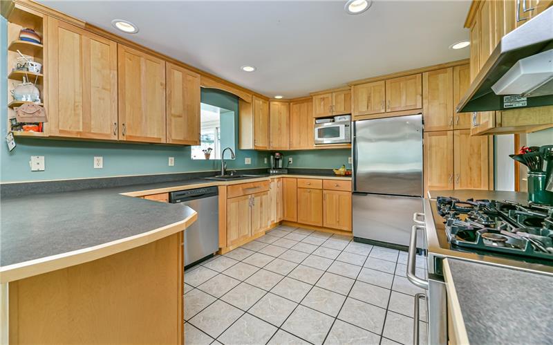 3012 East Bardonner Road Gibsonia, PA 15044 - Photo 5 of 18 Gallery Image 5