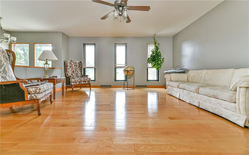 3012 East Bardonner Road Gibsonia, PA 15044 - Photo 7 of 18 Gallery Image 7