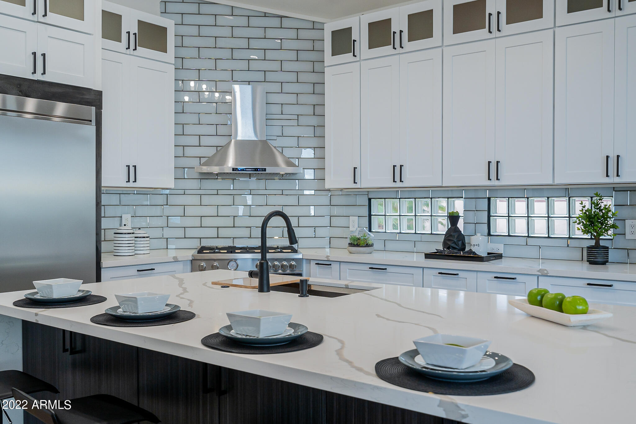 13607 East Geronimo Road Scottsdale, AZ 85259 - Photo 24 of 85 Soft close cabinets with lighting.