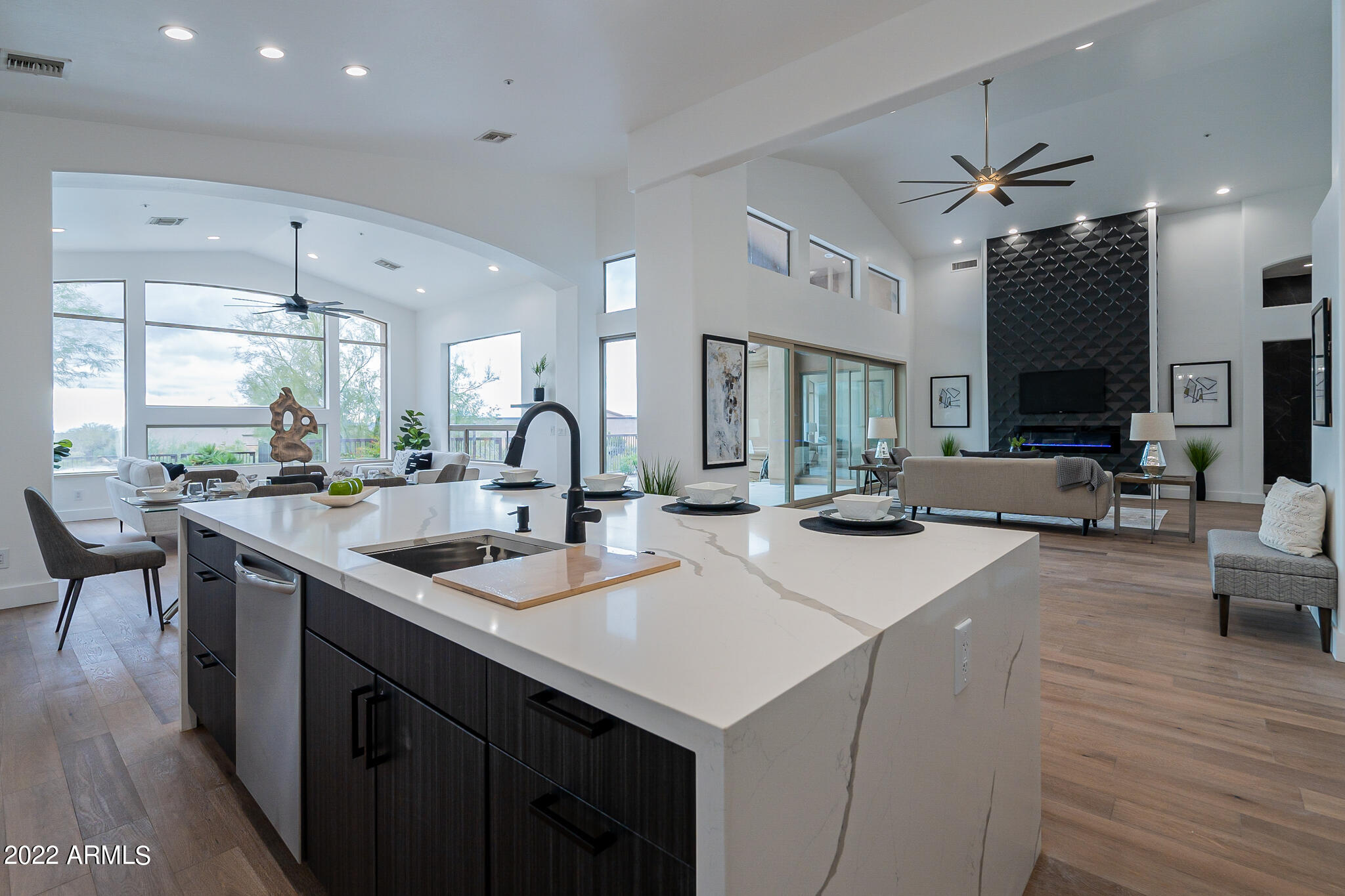 13607 East Geronimo Road Scottsdale, AZ 85259 - Photo 26 of 85 Large center island with breakfast bar.