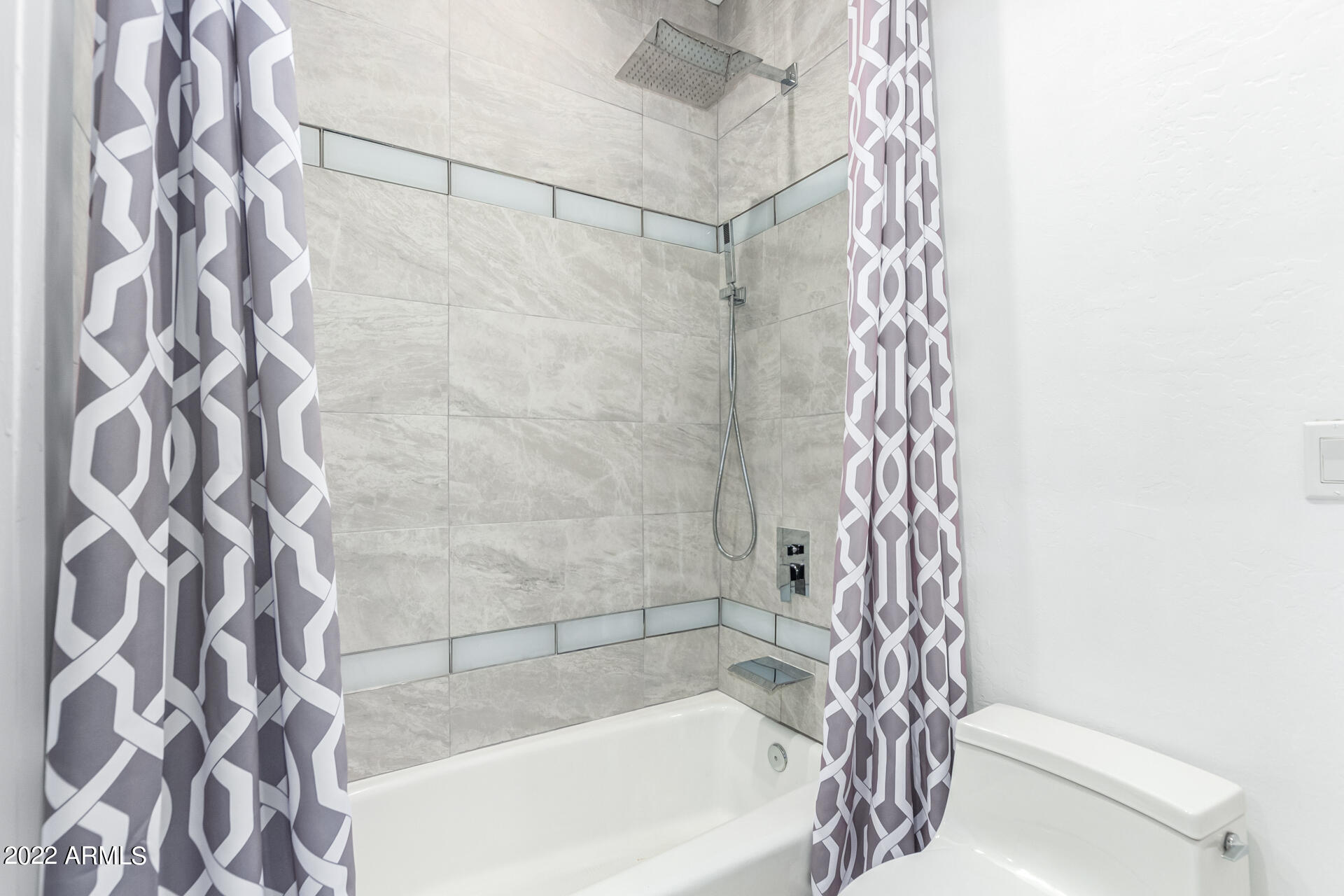 13607 East Geronimo Road Scottsdale, AZ 85259 - Photo 39 of 85 Tiled guest shower.