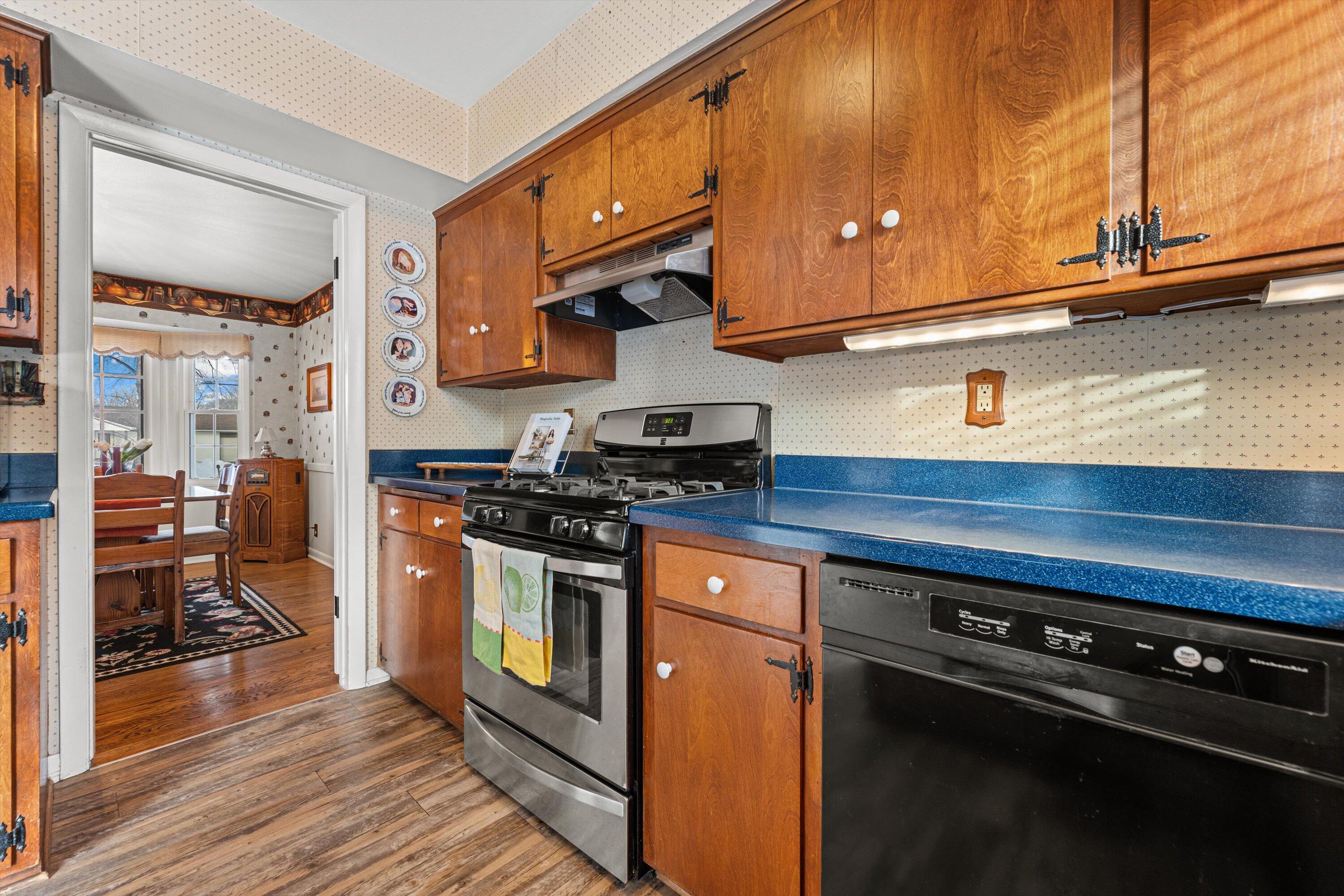 1031 West Bender Road Glendale, WI 53217 - Photo 11 of 35 Kitchen to Dining Room
