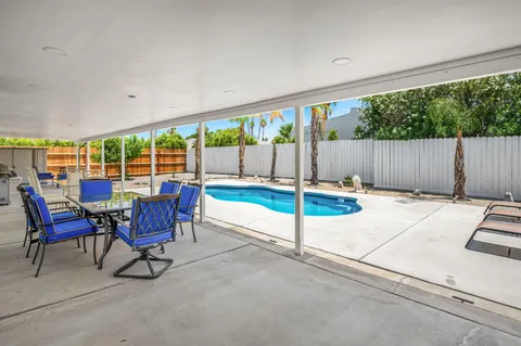 $949,000 | 2901 East Via Escuela, Palm Springs, CA 92262