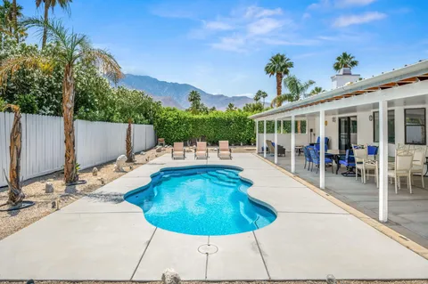 $949,000 | 2901 East Via Escuela, Palm Springs, CA 92262