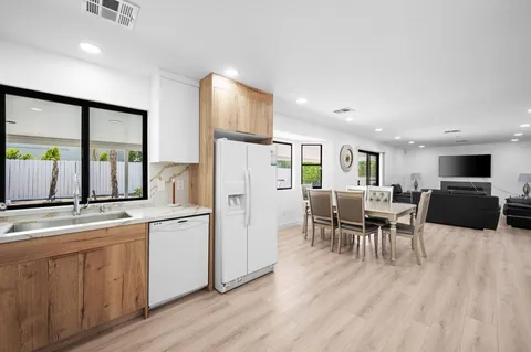 $949,000 | 2901 East Via Escuela, Palm Springs, CA 92262