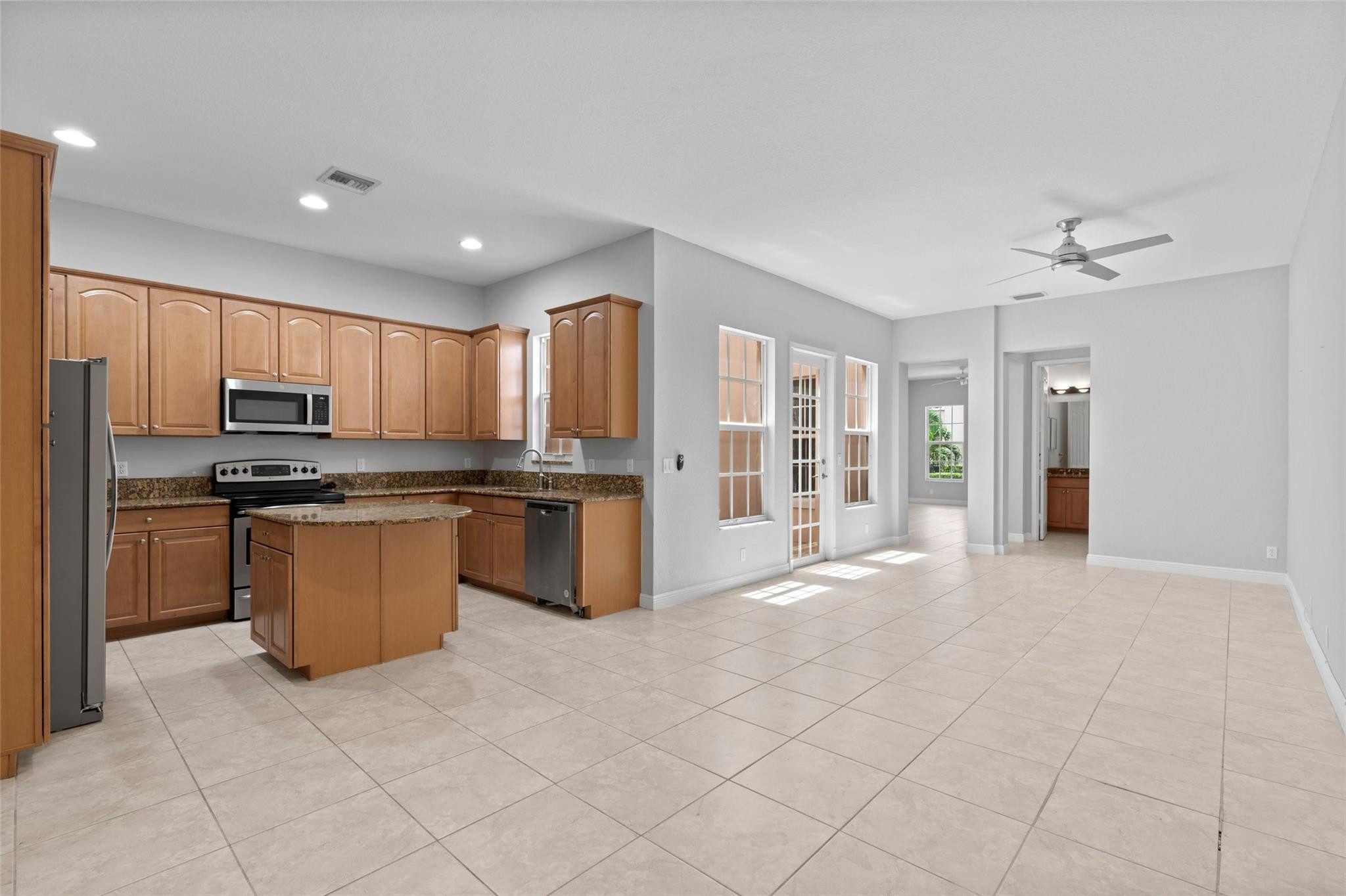 834 Northwest 82nd Place Boca Raton, FL 33487 - Photo 10 of 31 Photo 10