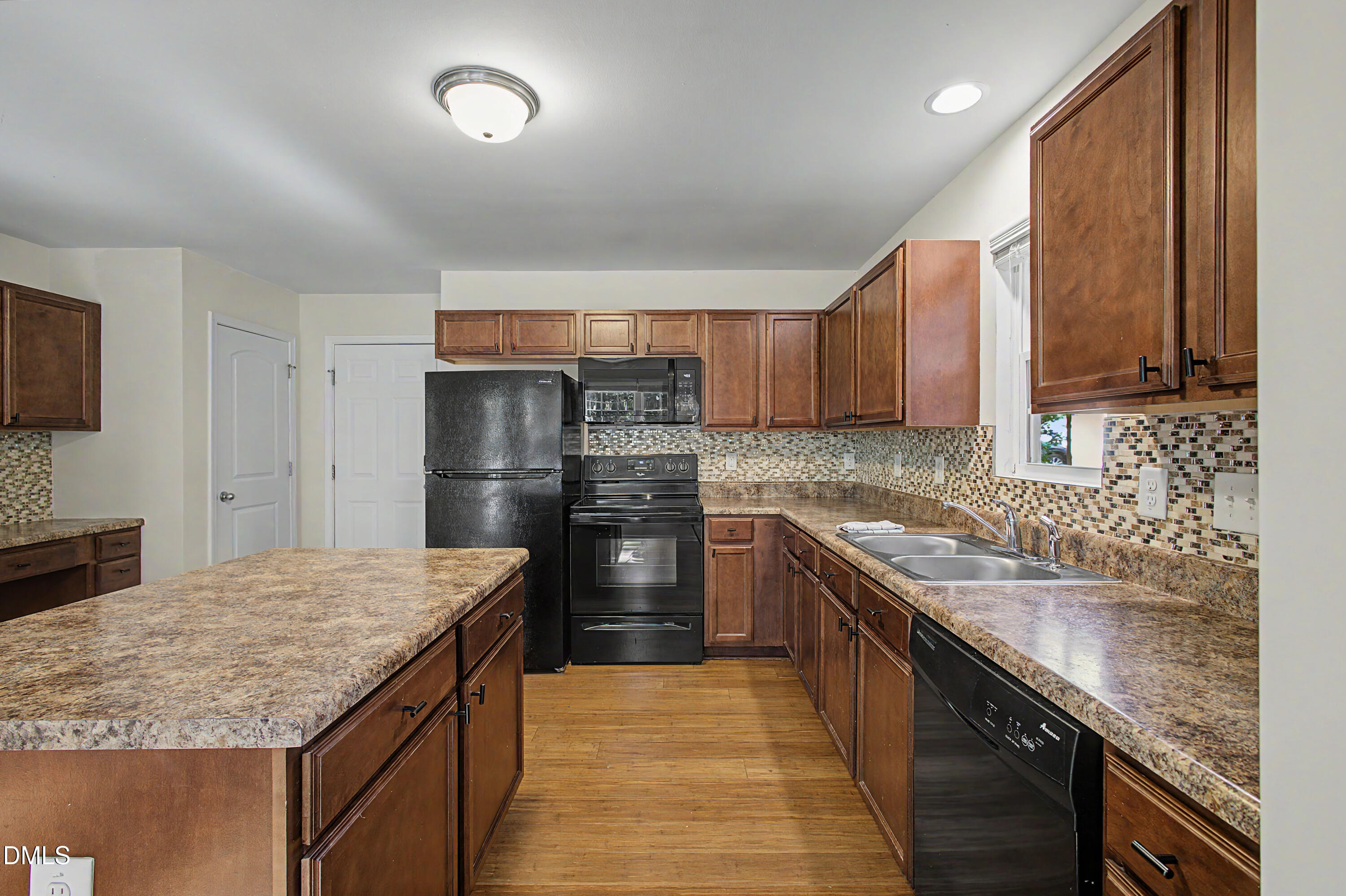 2924 Smooth Stone Trail Raleigh, NC 27610 - Photo 10 of 30