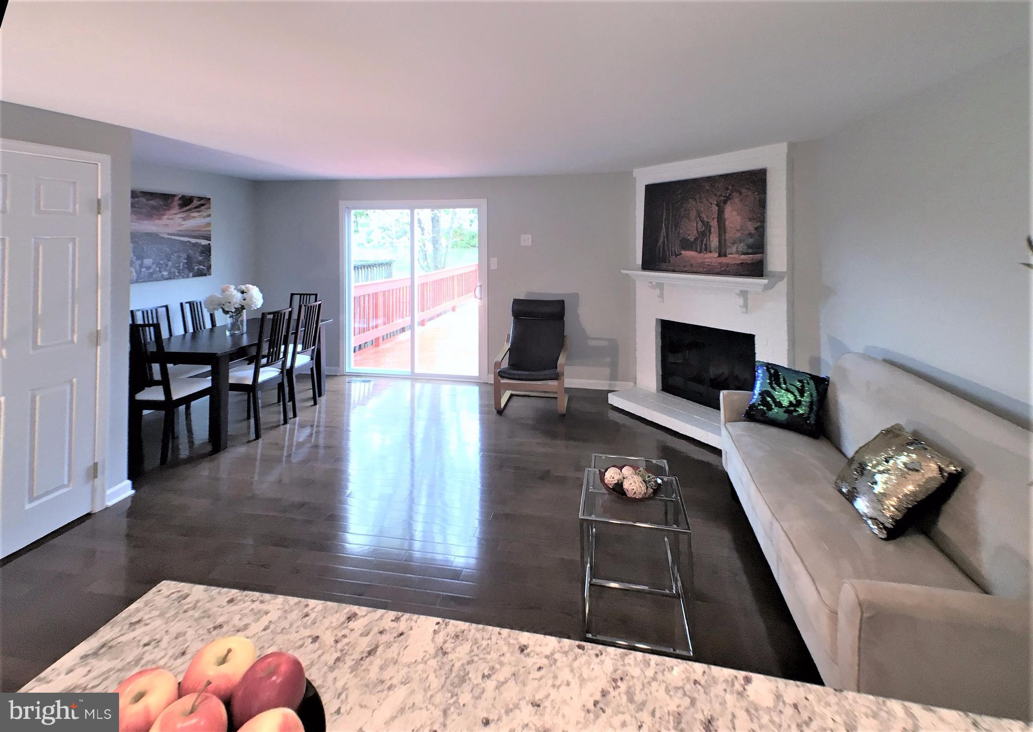 26 Greenleaf Road Parkville, MD 21234 - Photo 6 of 25 Living Room