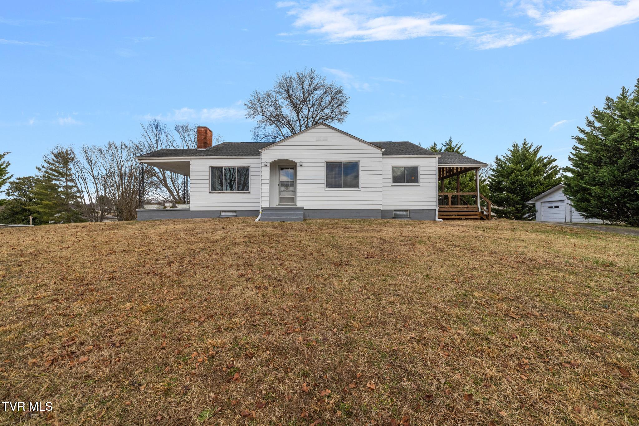 144 Allison Road Piney Flats, TN 37686 - Photo 4 of 35 IMG_7658