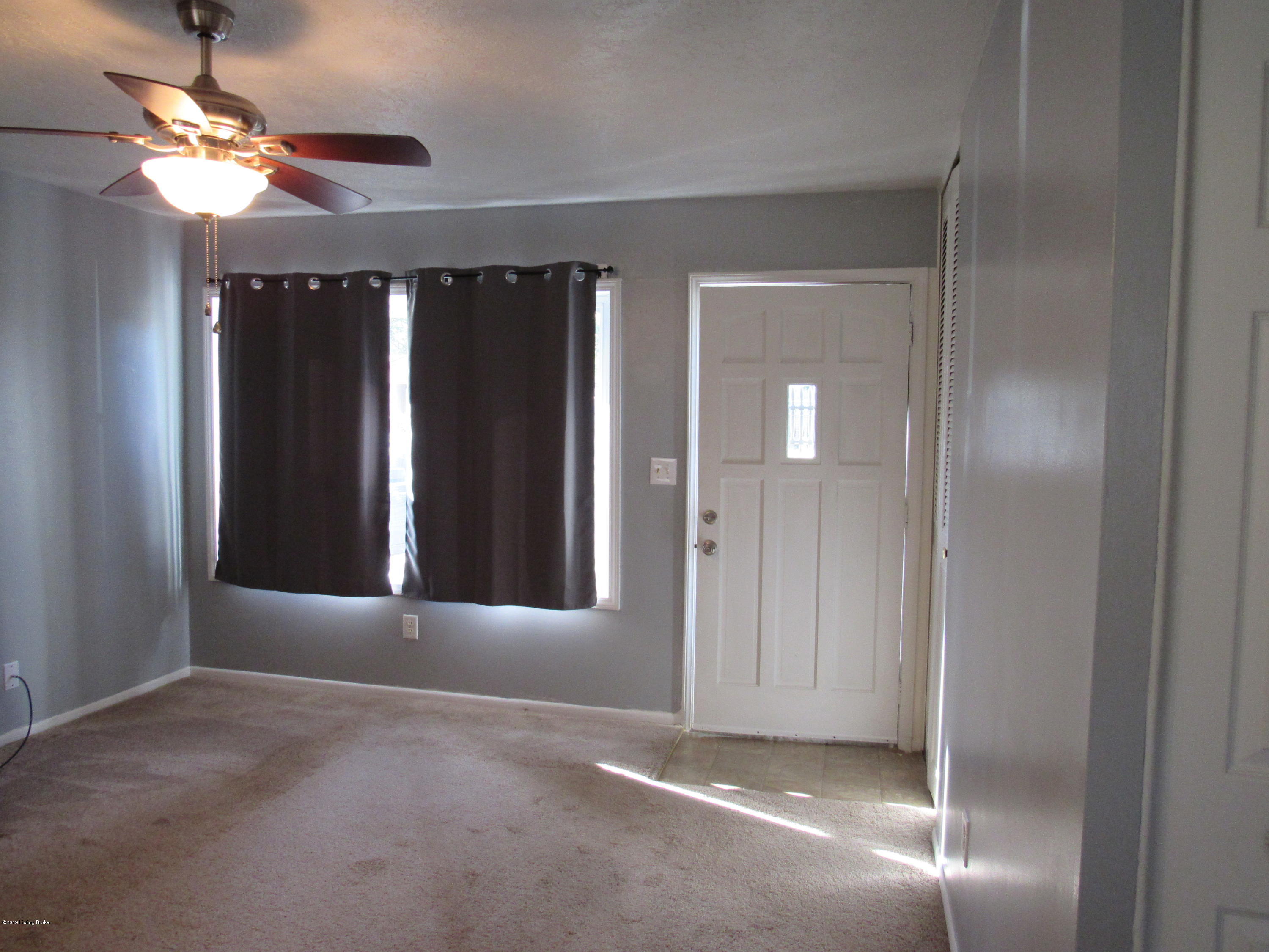 406 Overlook Road Louisville, KY 40229 - Photo 11 of 18 IMG_0338