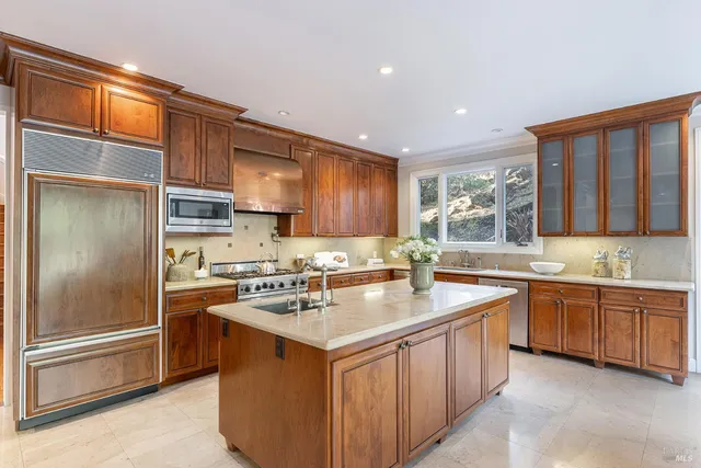 $2,995,000 | 145 Canyon Court, Napa, CA 94558