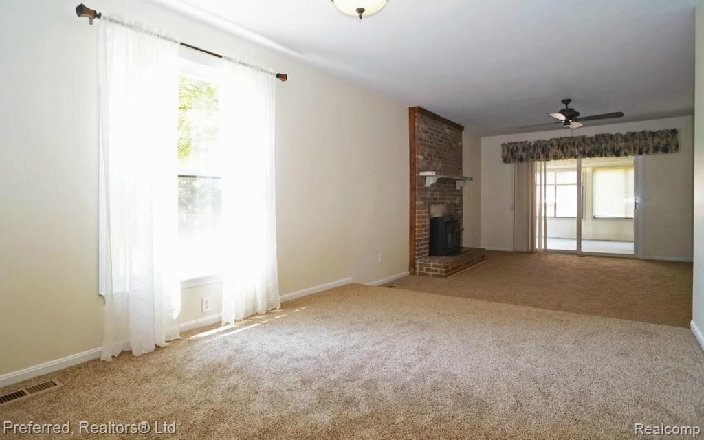 45091 Rudgate Road Canton, MI 48188 - Photo 11 of 23 Family Room View 3.jpg