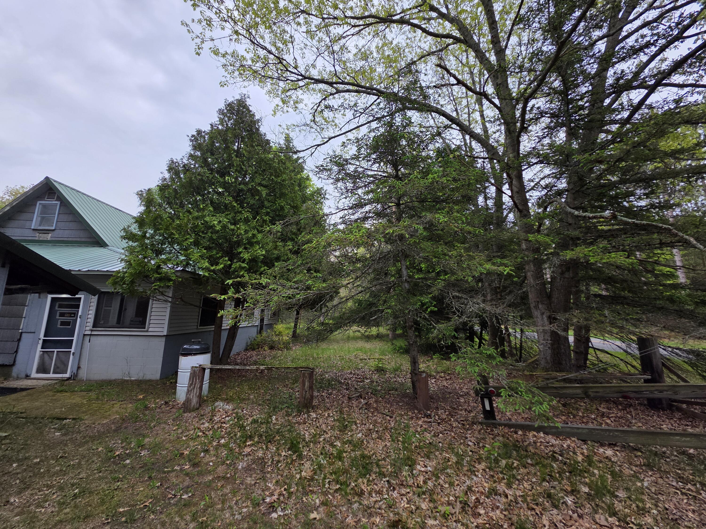 7470 Becker Road Manistee, MI 49660 - Photo 5 of 32 20250530_095531