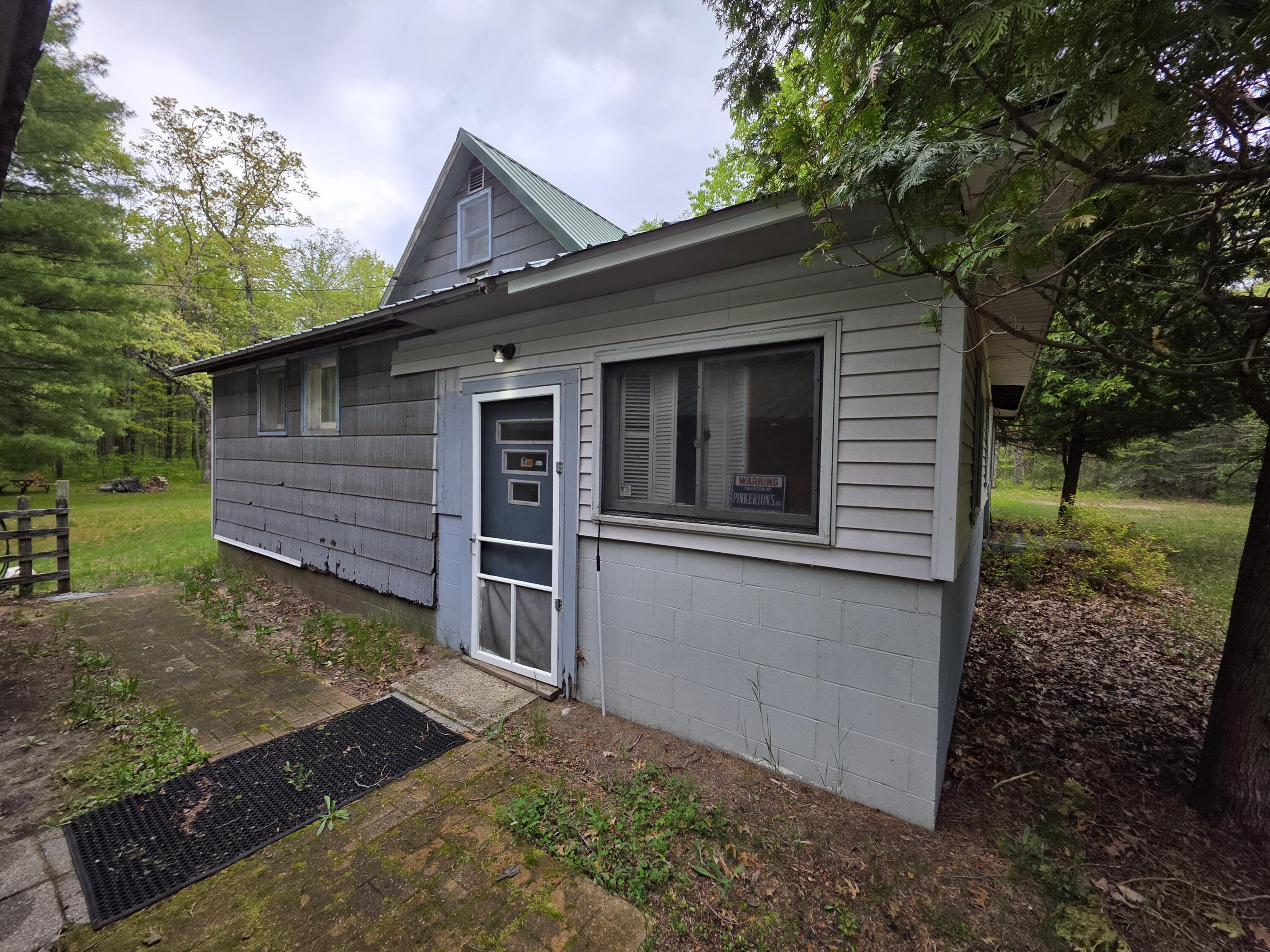 7470 Becker Road Manistee, MI 49660 - Photo 6 of 32 20250530_095541