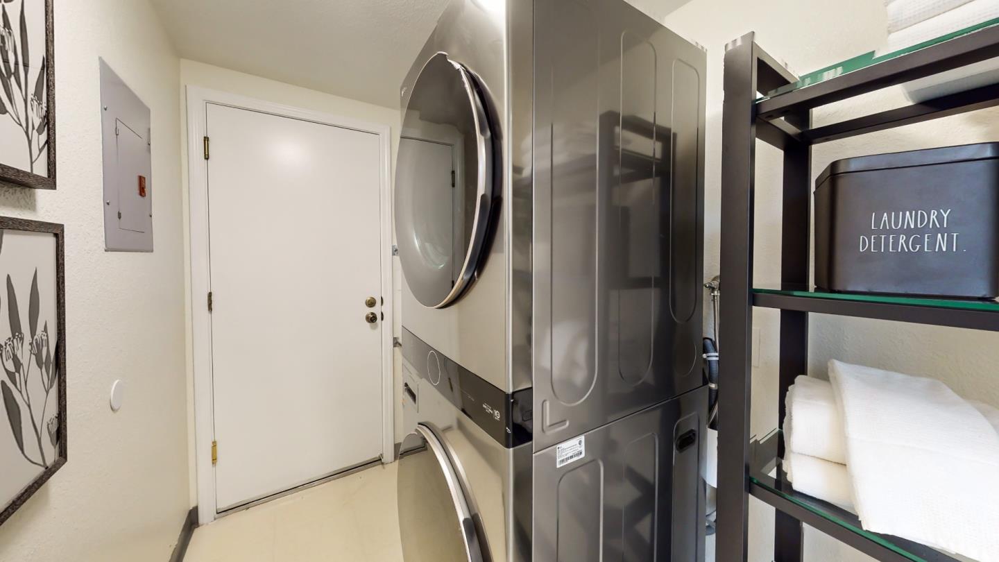 994 La Mesa Terrace, Unit E Sunnyvale, CA 94086 - Photo 22 of 28 a view of a mirror