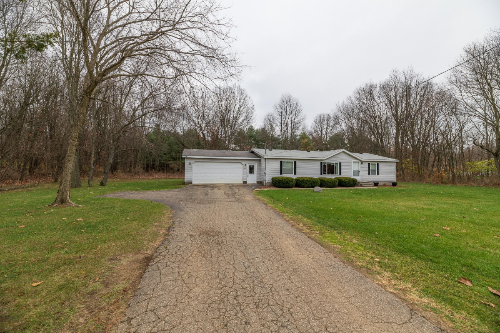 2835 Travis Road Kalamazoo, MI 49004 - Photo 3 of 52 2835 Travis Rd-1