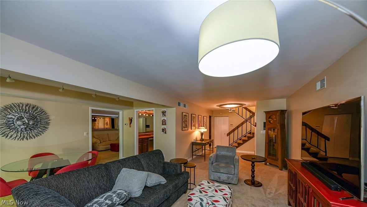 905 Hampton Ridge Drive Akron, OH 44313 - Photo 4 of 30 Gallery Image 4