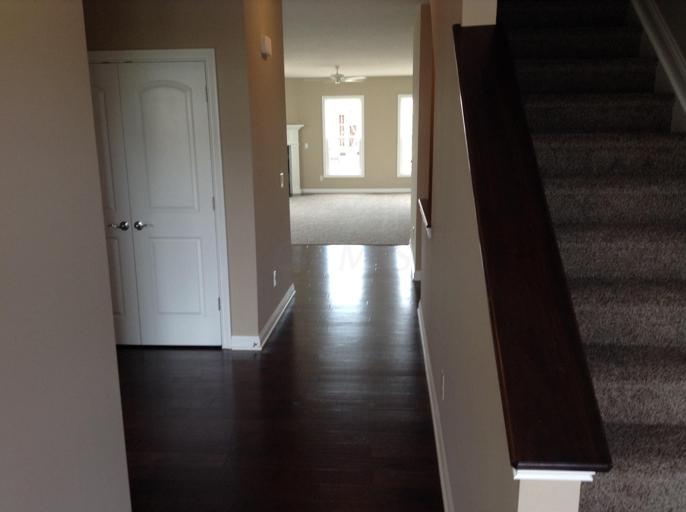 4517 Bens Ct. Hilliard, OH 43026 - Photo 2 of 13