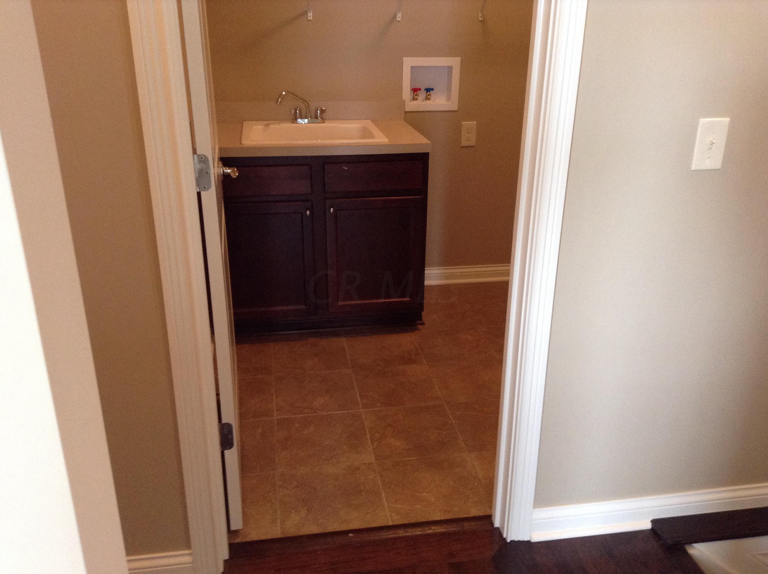 4517 Bens Ct. Hilliard, OH 43026 - Photo 9 of 13