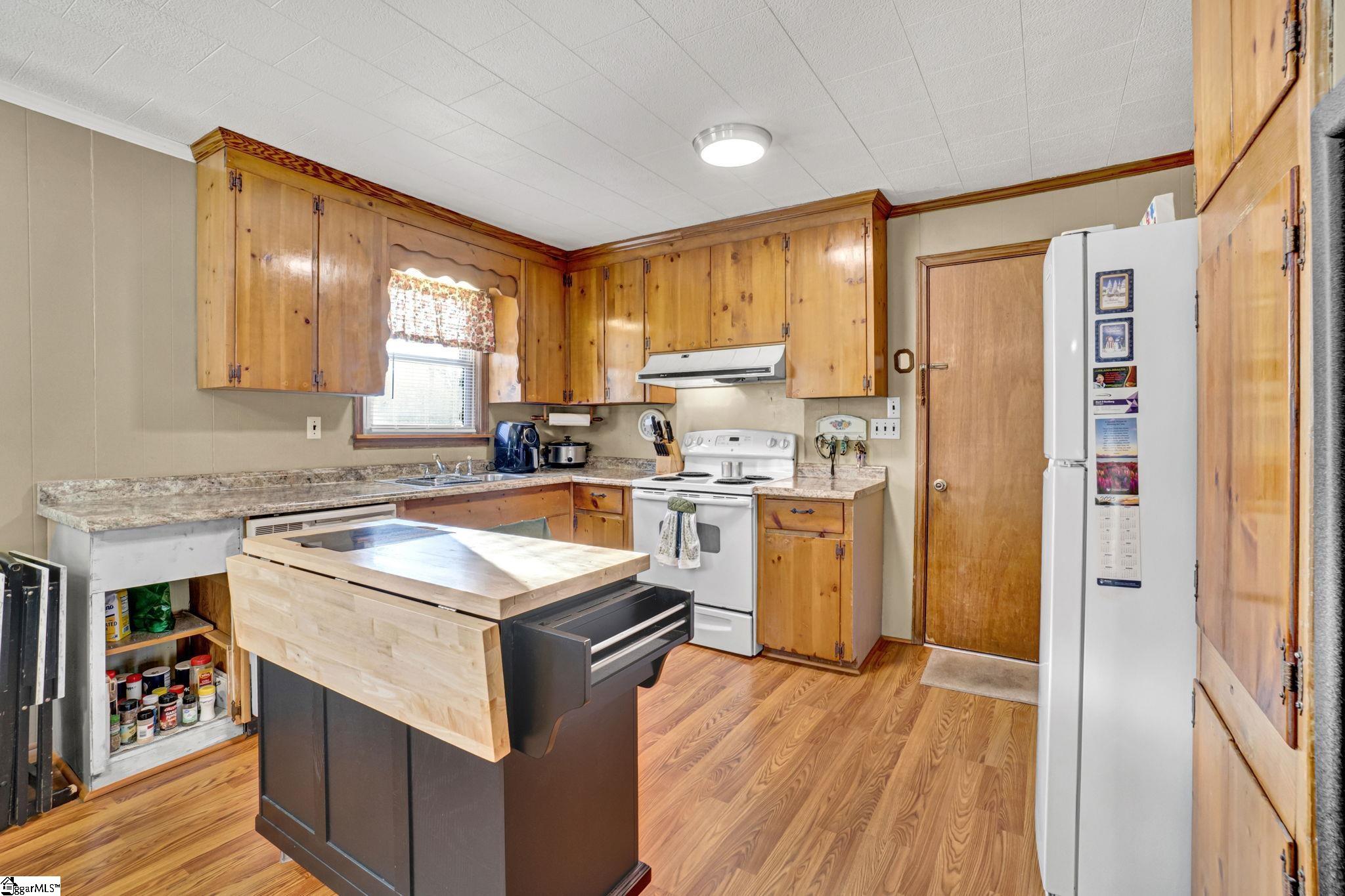 86 Dogwood Circle Clinton, SC 29325 - Photo 14 of 40