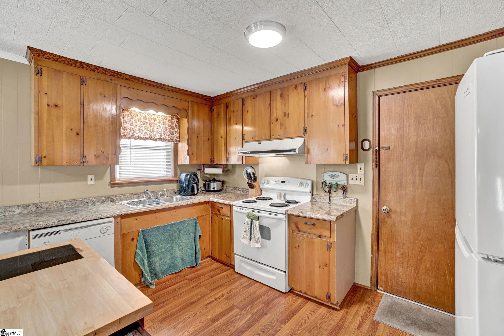 86 Dogwood Circle Clinton, SC 29325 - Photo 17 of 40