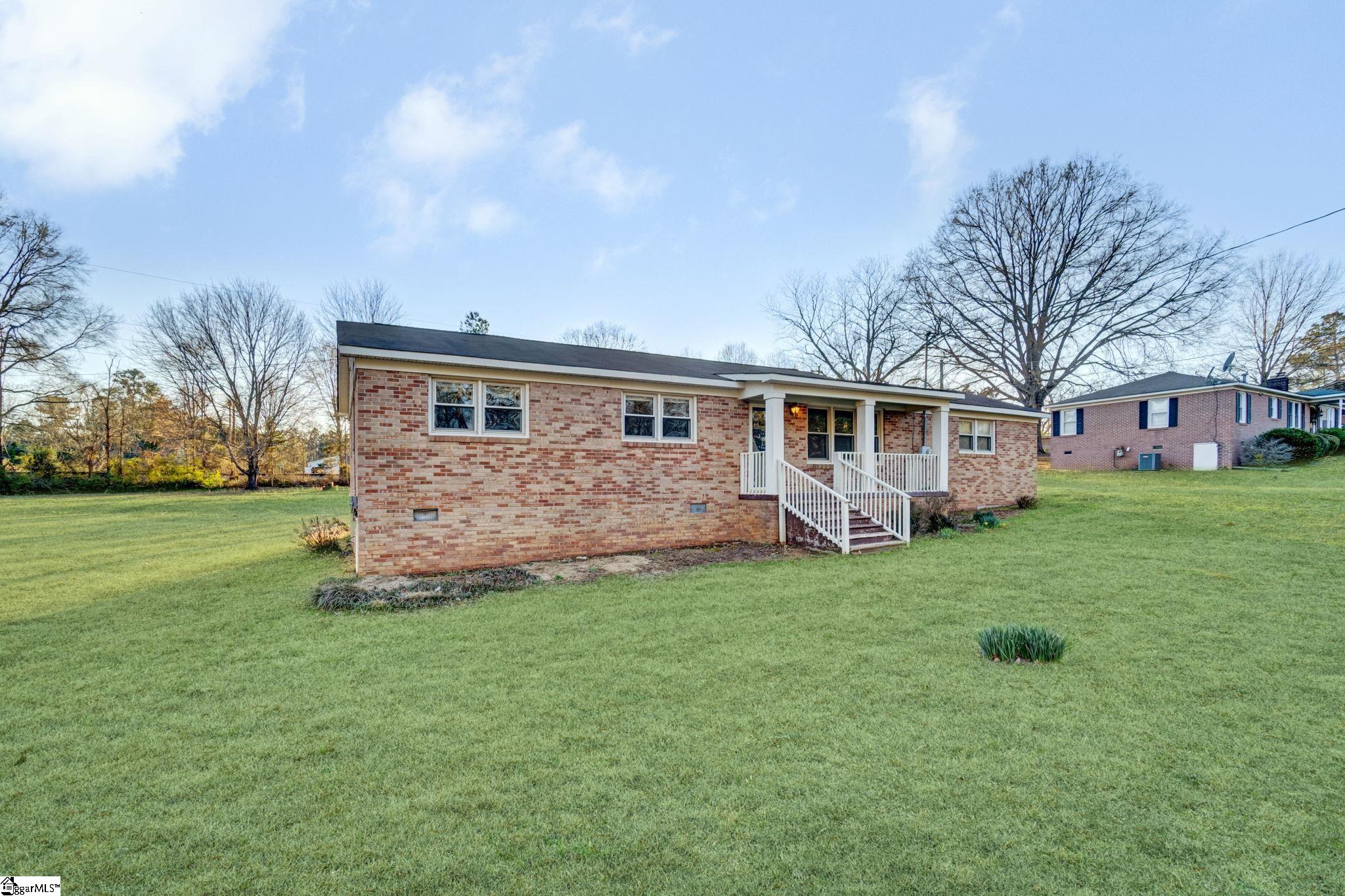 86 Dogwood Circle Clinton, SC 29325 - Photo 3 of 40