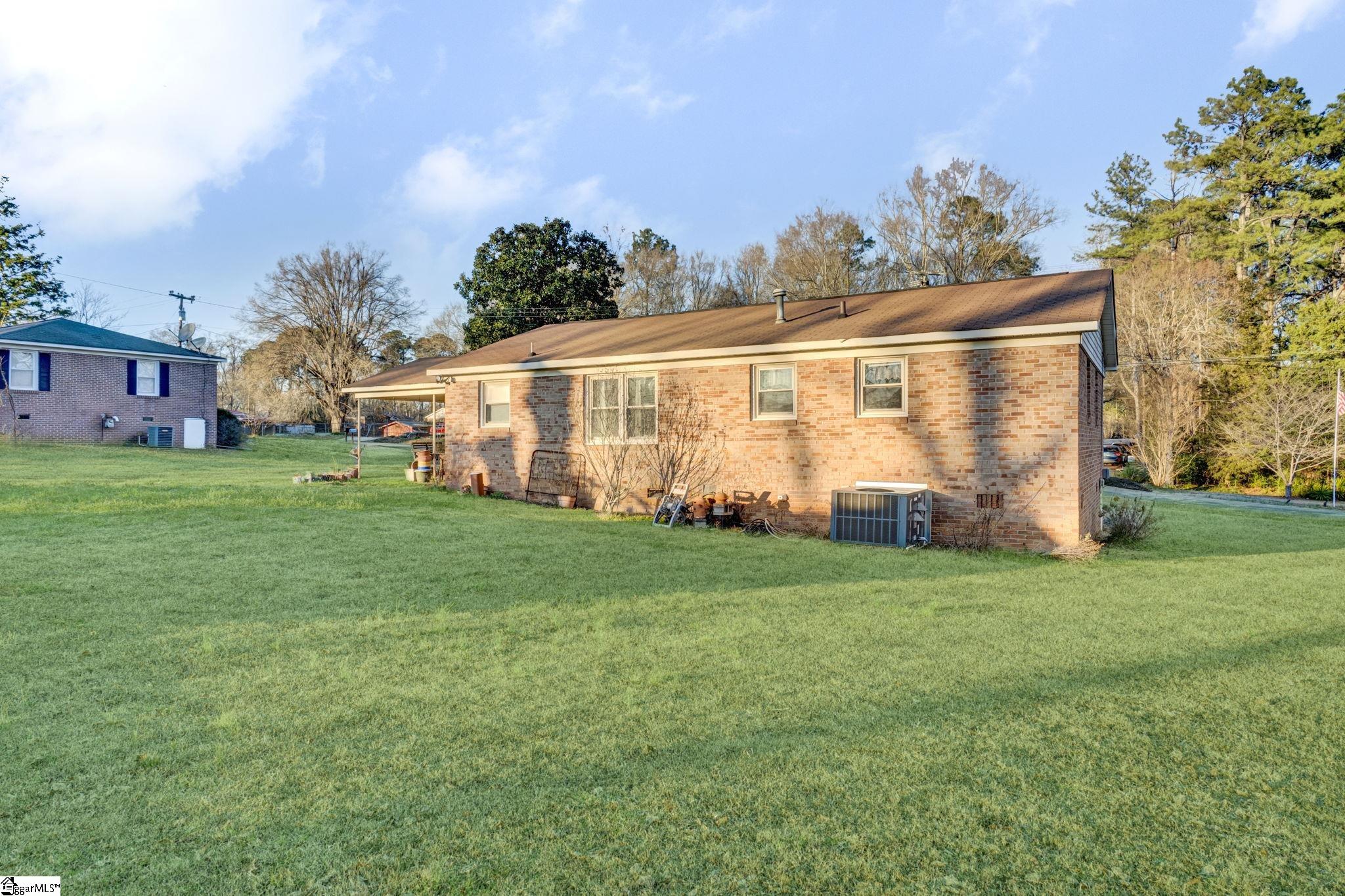 86 Dogwood Circle Clinton, SC 29325 - Photo 37 of 40