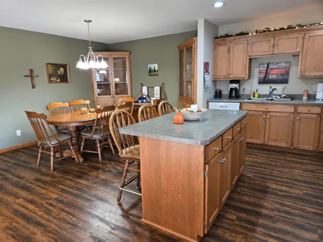 $399,900 | 103 Sellards Avenue, Dassel, MN 55325