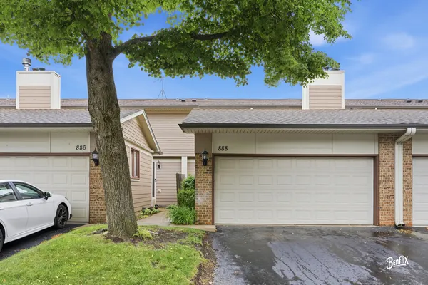$459,500 | 888 Swan Boulevard, Deerfield, IL 60015