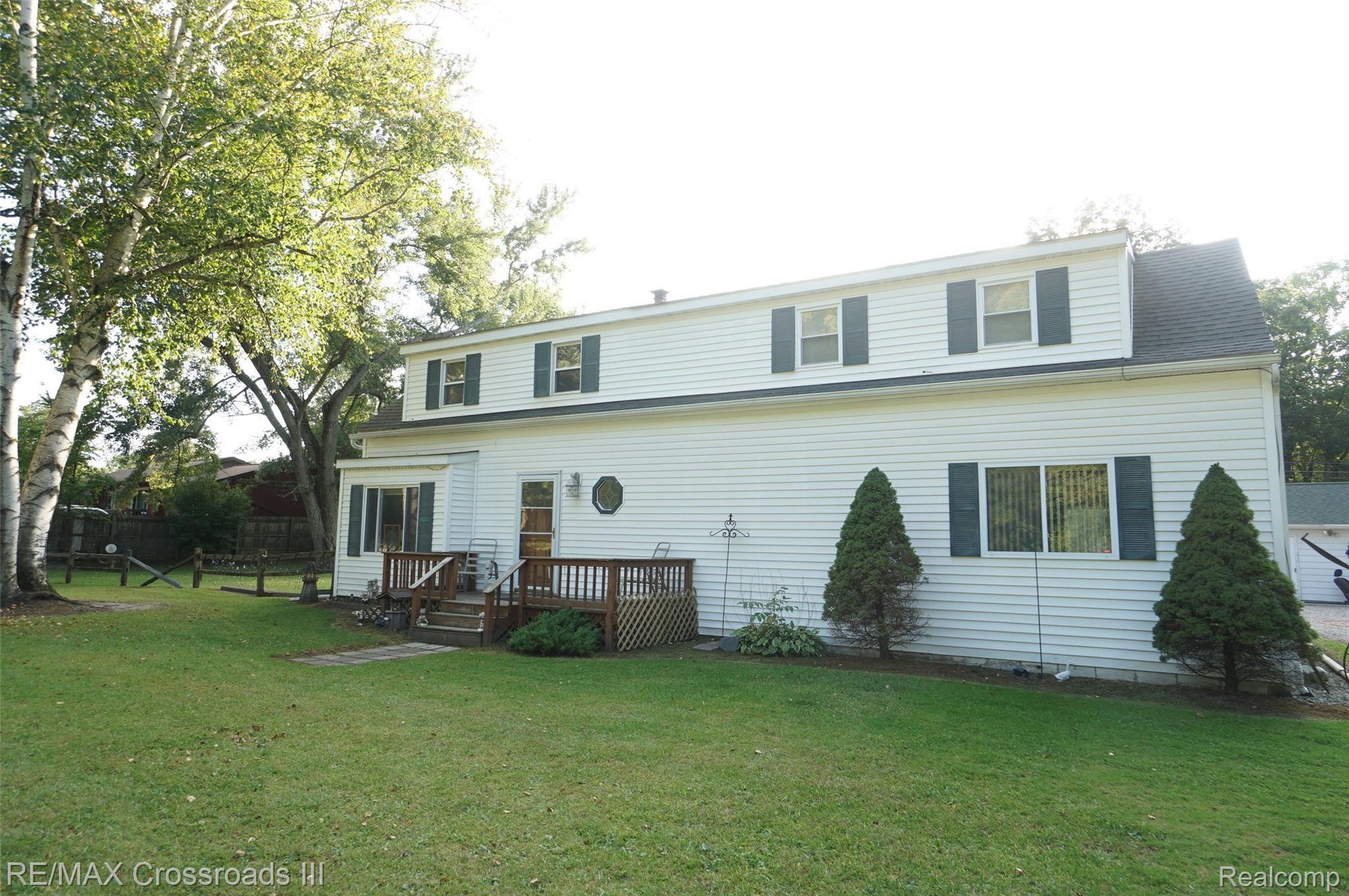 17164 Renton Road Belleville, MI 48111 - Photo 2 of 21 DSC04225.JPG