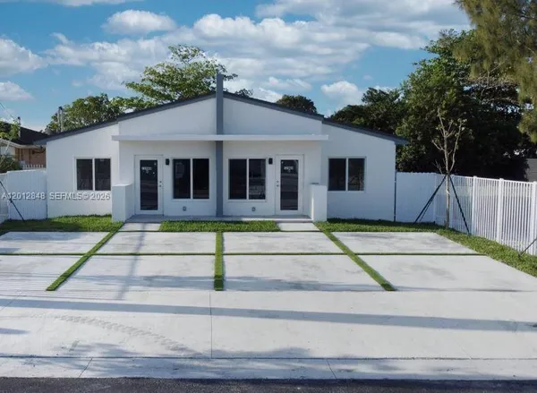 $2,500 | 12060 Southwest 216th Street, Unit A, Miami, FL 33170