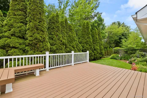 $849,000 | 31 Joyces Way, Bay Shore, NY 11706