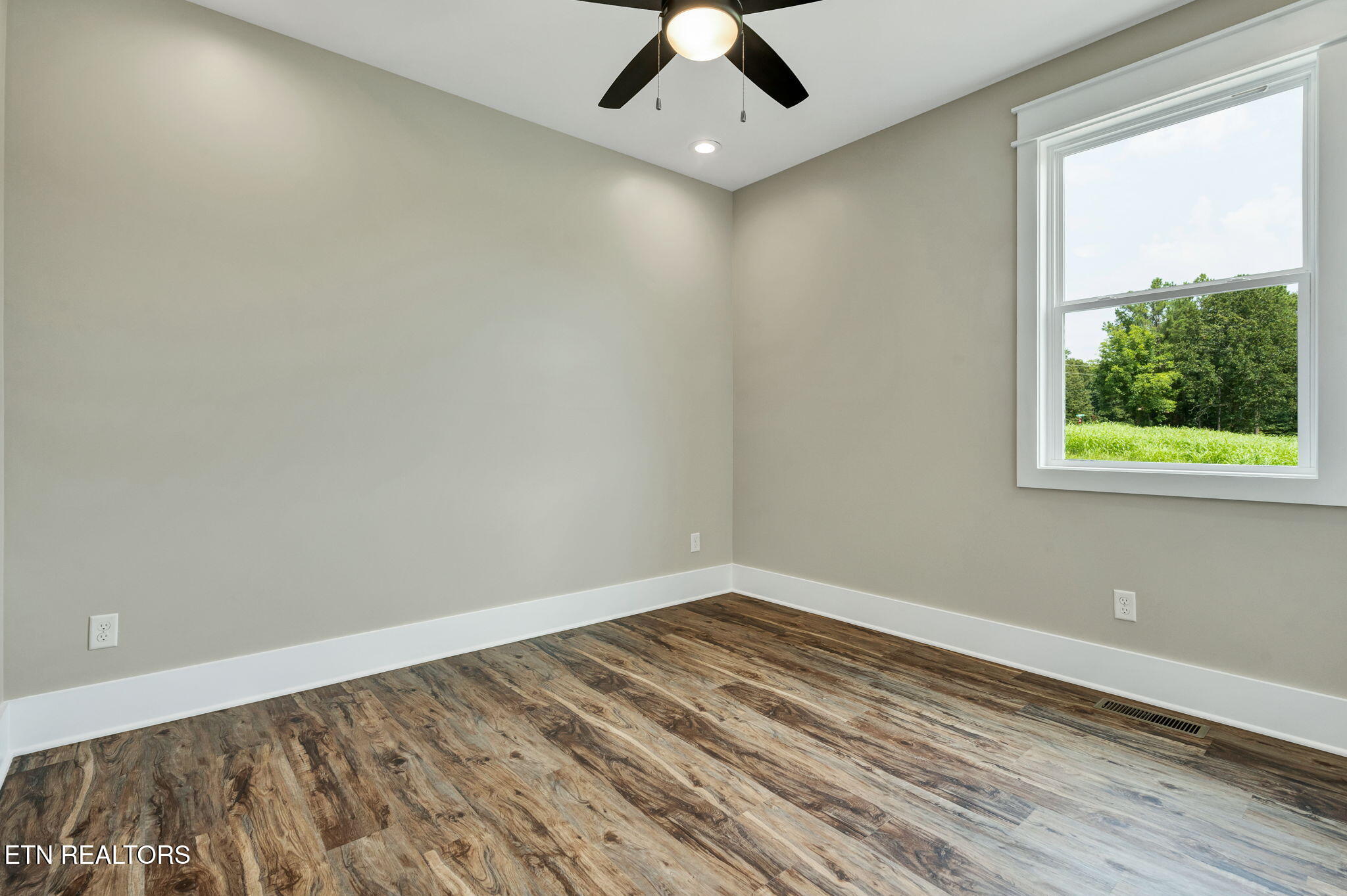 5301 Southeast Trewhitt Road Cleveland, TN 37323 - Photo 32 of 39 31-web-or-mls-DSC09059
