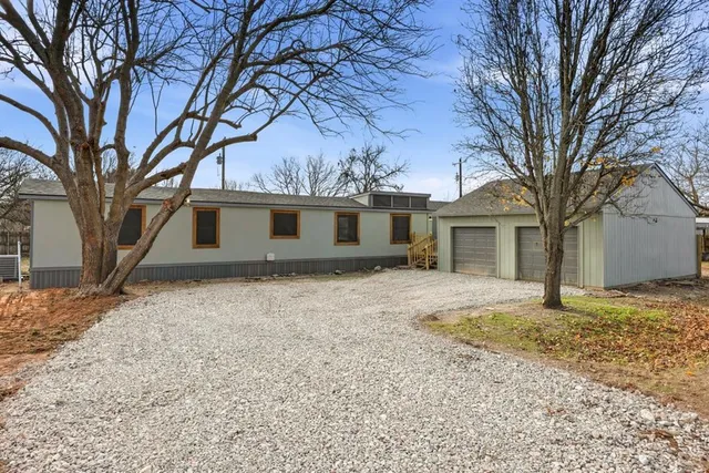 $199,000 | 821 Flamingo Road, Granbury, TX 76049