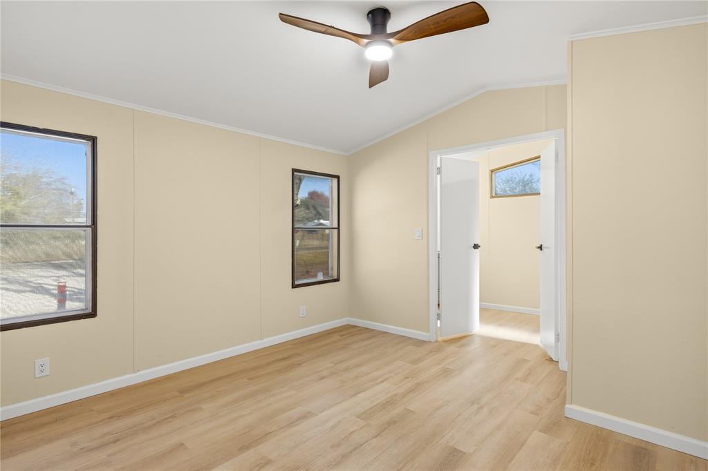 821 Flamingo Road Granbury, TX 76049 - Photo 12 of 21