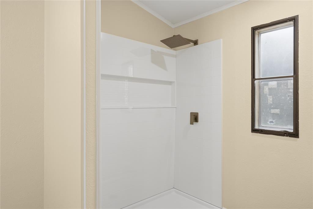 821 Flamingo Road Granbury, TX 76049 - Photo 15 of 21