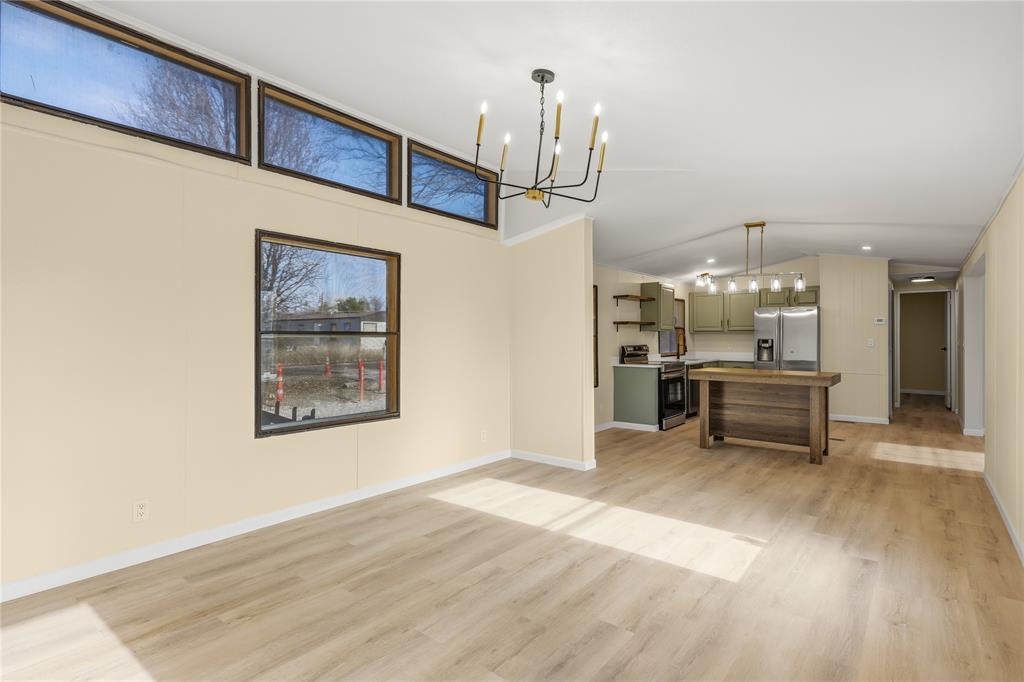 821 Flamingo Road Granbury, TX 76049 - Photo 2 of 21