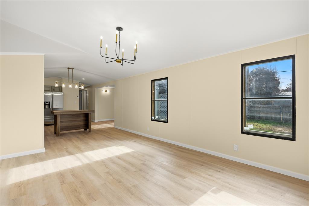 821 Flamingo Road Granbury, TX 76049 - Photo 4 of 21