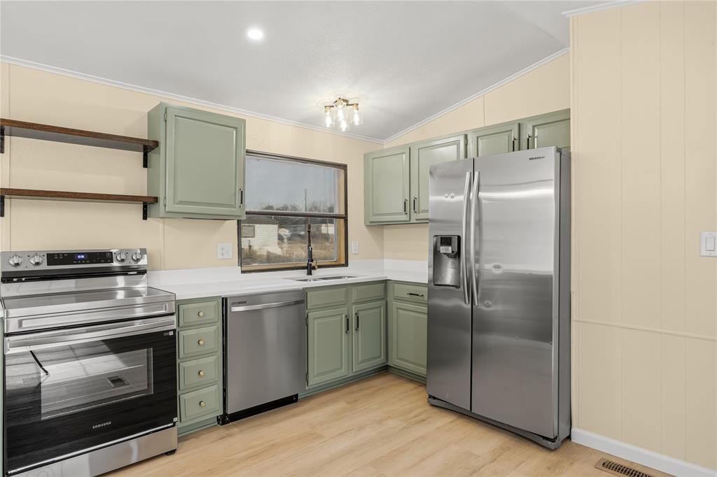 821 Flamingo Road Granbury, TX 76049 - Photo 7 of 21