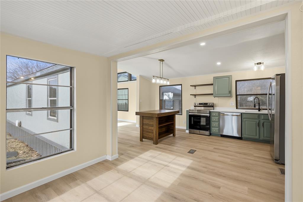 821 Flamingo Road Granbury, TX 76049 - Photo 9 of 21