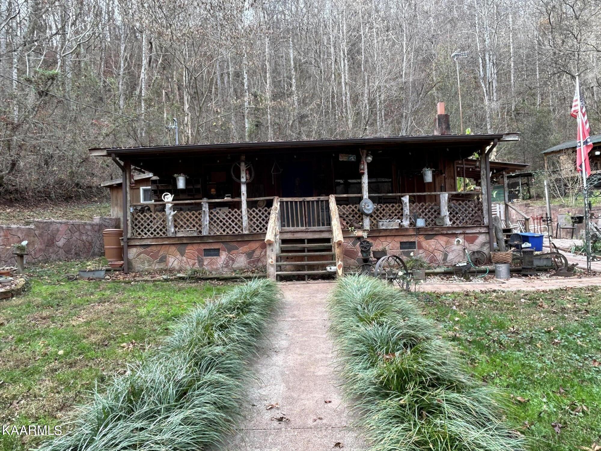 360 Acorn Gap Road Sweetwater, TN 37874 - Photo 2 of 34 2B80C59A-EAA2-45BA-B0BE-6416F74EF16D