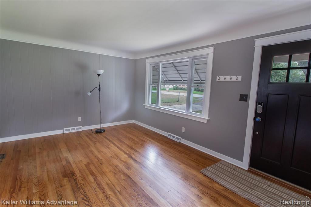2621 Longview Avenue Rochester Hills, MI 48307 - Photo 6 of 19