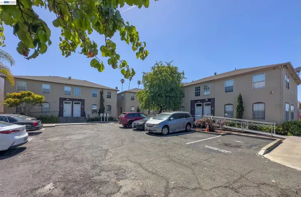 $4,400 | 2716 Adeline Street, Oakland, CA 94607
