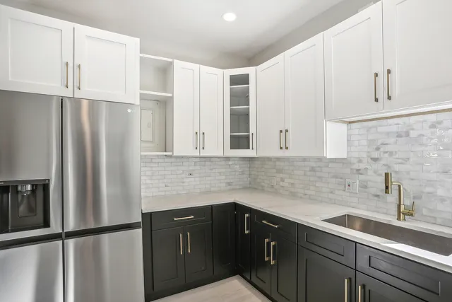 $375,000 | 1327 East 52nd Street, Unit 202, Chicago, IL 60615