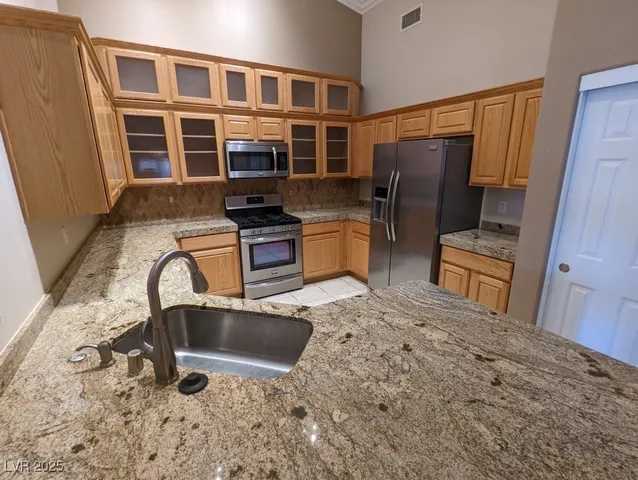 $2,000 | 10188 Birch Bluff Lane, Las Vegas, NV 89145