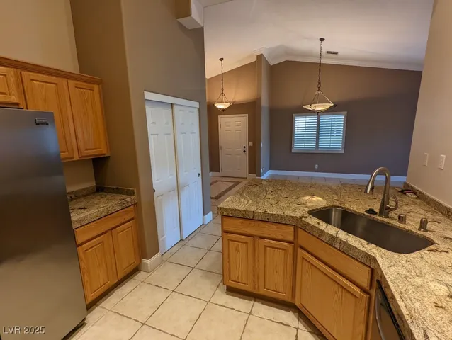 $2,000 | 10188 Birch Bluff Lane, Las Vegas, NV 89145