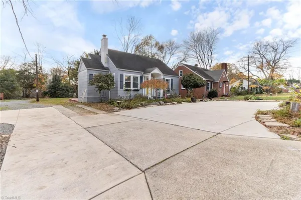 $2,000 | 907 West Wendover Avenue, Greensboro, NC 27408
