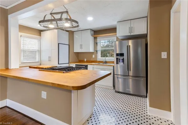 $2,000 | 907 West Wendover Avenue, Greensboro, NC 27408